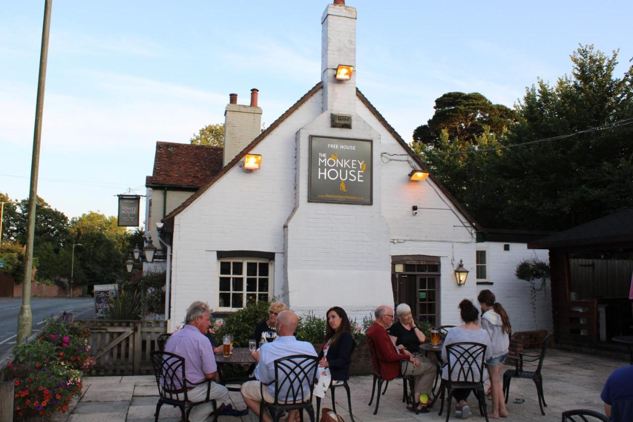Monkey Brewhouse Hotel Lymington Exterior photo